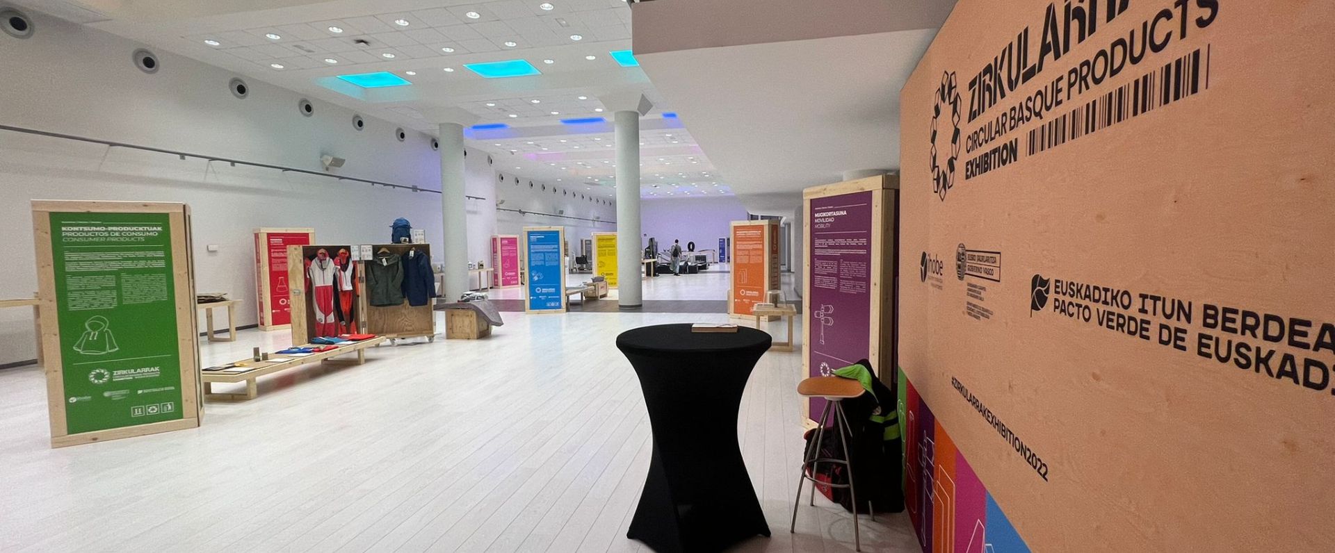 La exposición Zirkularrak-Circulares muestra en Vitoria-Gasteiz productos circulares fabricados en Euskadi
