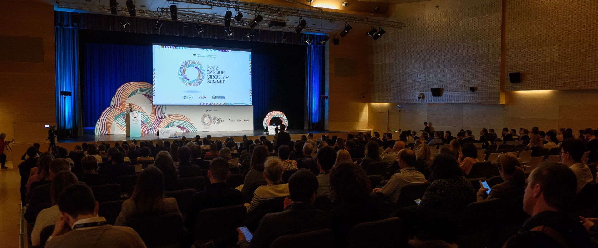 Ihobe lanza un nuevo programa de prácticas de jóvenes en empresas para el desarrollo de proyectos de economía circular 